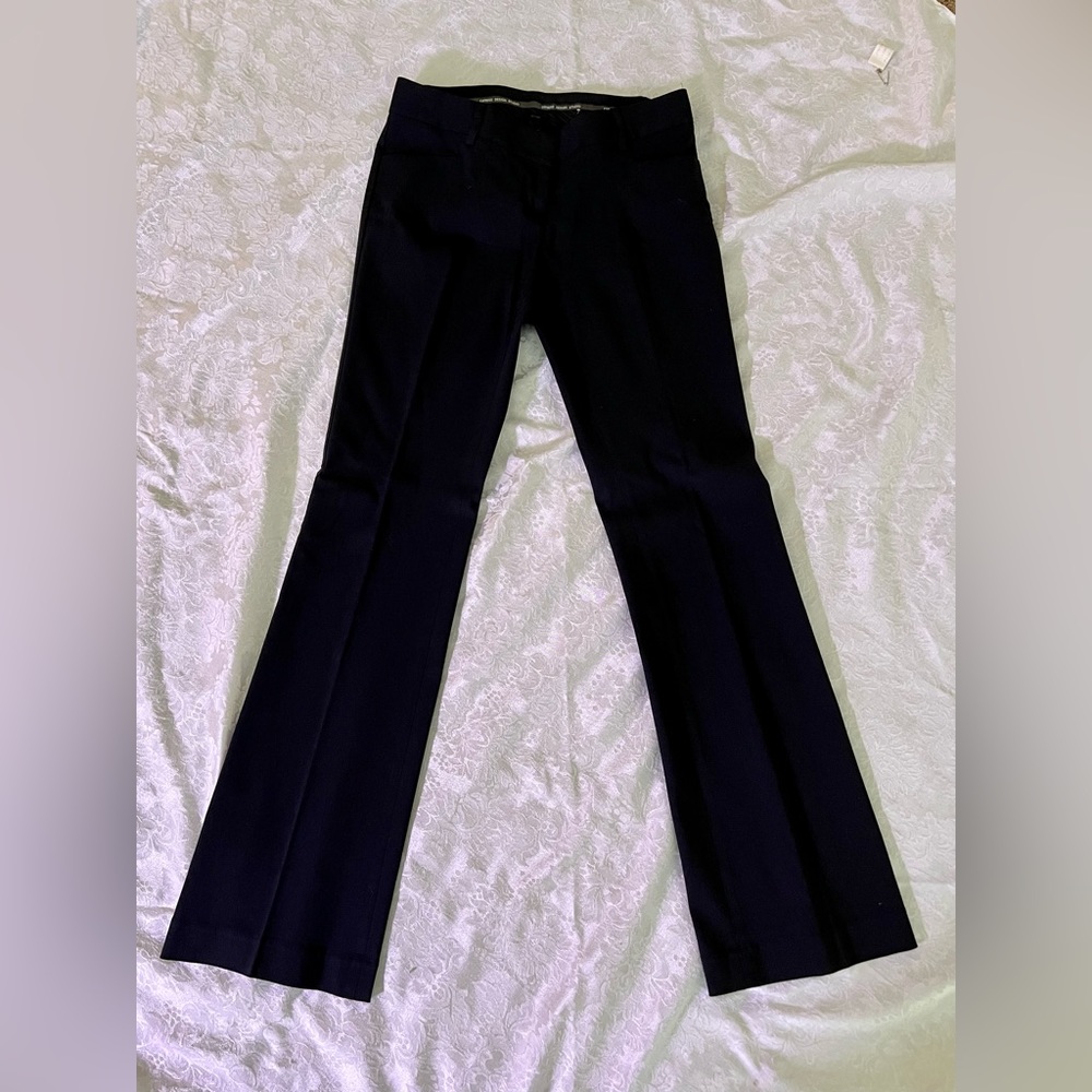Express Studio. Dress/work pants. Black, boot cut. Size 2/R. 🖤